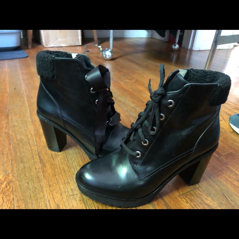 Black Michael Kors booties size 8M